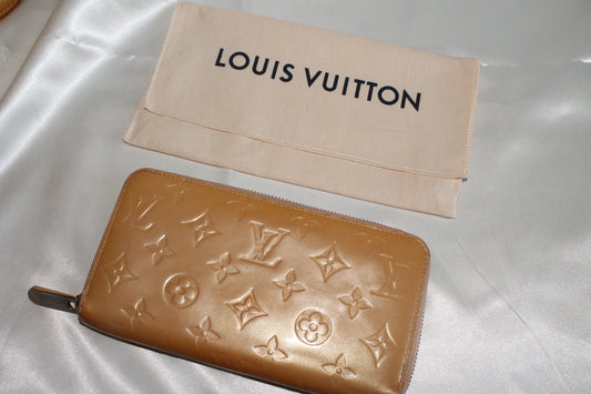 Louis Vuitton Vernis Monogram Zippy Wallet